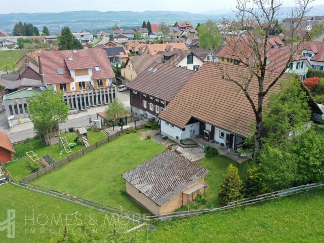 BAUERNHAUS MIT ENTWICKLUNGSPOTENZIAL