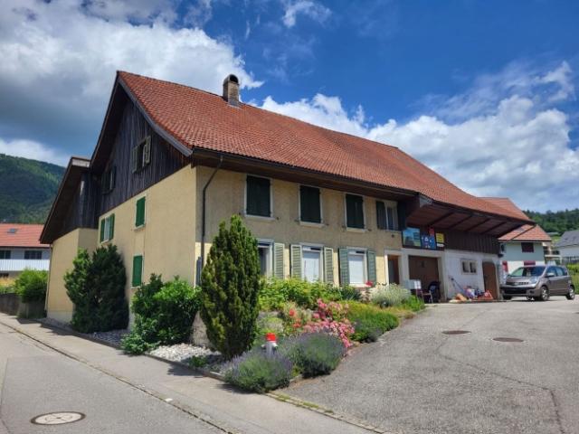 Bauernhaus mit Garten, Parkplätzen und grosser Ausbaureserve ideal als Generationenhaus