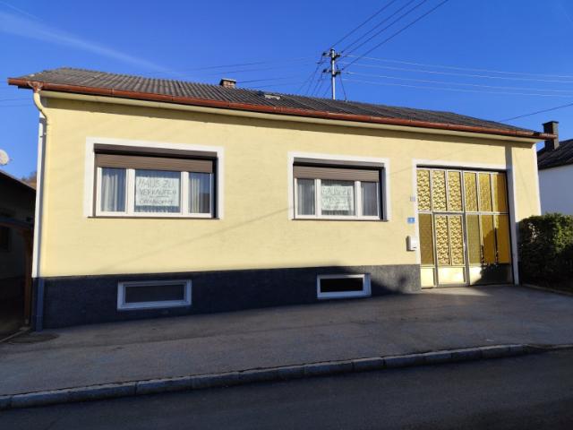 Bauernhaus mit Neben und Wirtschaftsgebäude, ideal für Tierhaltung