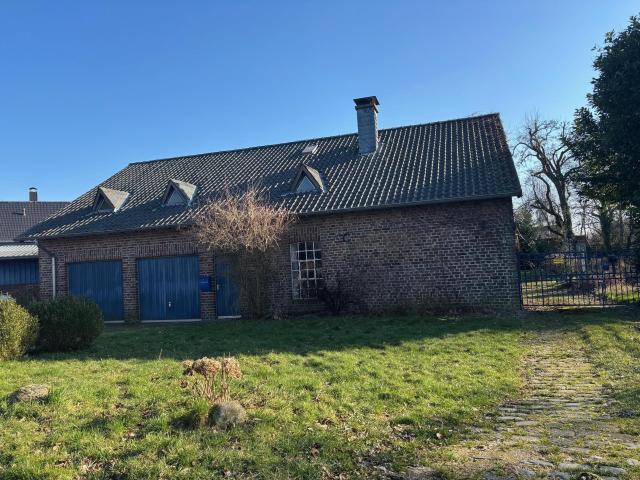 Bauernhaus mit Scheune aus dem 18. Jahrhundert