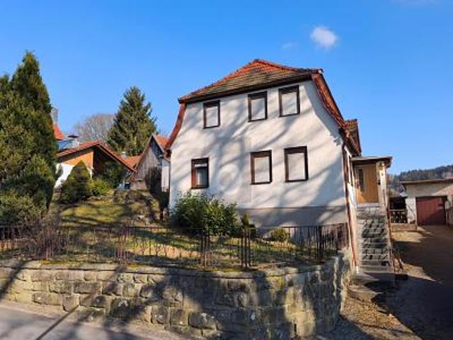 BAUERNHAUS MIT SCHEUNE HISTORISCHER CHARMÉ