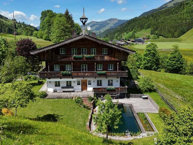 Bauernhaus mit schönem Panoramablick in absoluter Ruhelage 06401