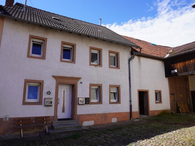 Bauernhaus I diverse Nebengebäude I Renovierungs /Sanierungsbedürftig