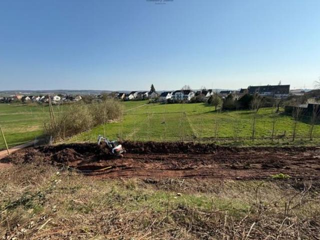 Baugrundstück für 1 2 MFH im Neubaugebiet Am Kalenberg, bereits projektiert
