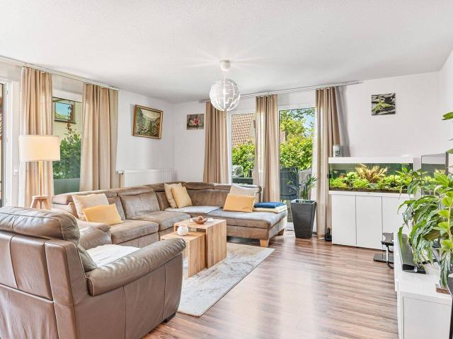 Baujahr 2011: 4,5 Zimmer Wohnung mit Neubaucharakter