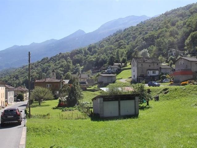 Baulandgrundstück von 1232m2 mit schönem Ausblick und guter Zufahrt / terreno edificabile di 1232 m2 con bella vista e buon accesso