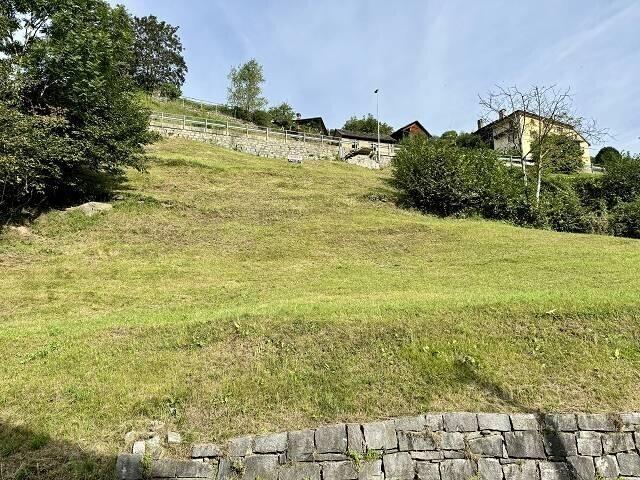 Baulandgrundstück von 527 m2 in Zone R3 an sehr sonniger, ruhiger Aussichtslage / plot of 527 m2 Zone R3