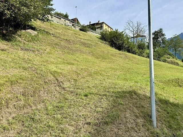 Baulandgrundstück von 527 m2 in Zone R3 an sehr sonniger, ruhiger Aussichtslage / terreno di 527 m2 Zona R3 | dreamo. Ch
