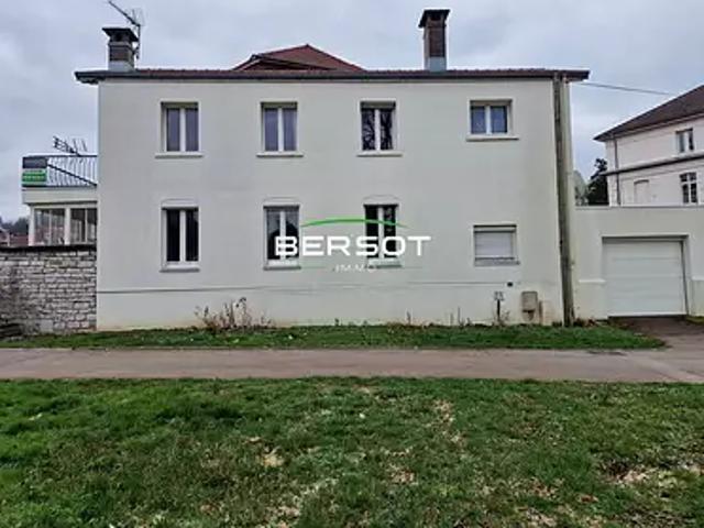 Baume les Dames 25110 Achat / Vente maison 4 pièces t4 au dernier étage cave