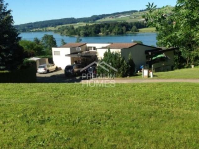 Bauparadies mit Sicht auf den See