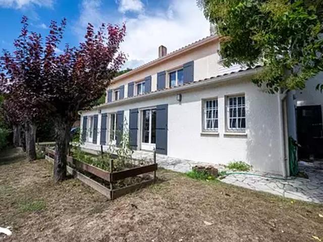 Baurech 33880 Achat / Vente maison 7 pièces t7 au dernier étage parking