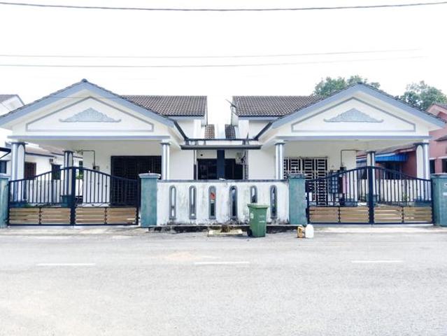 BAWAH HARGA PASARAN RUMAH SEMI D TAMAN MELUR ROMPIN FOR SALe