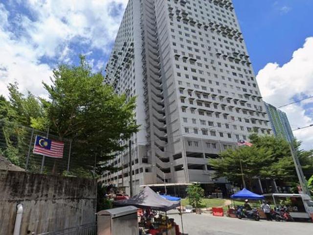 Bayu Nyaman Apartment Renovated 680sf 3Bedrooms 1Fixed Carpark