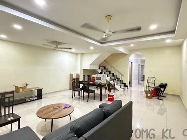Bayu Perdana KlangDouble Storey House For RentPartial Furnished