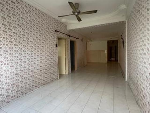 Bayu Vista Indah Putra Apartment 950sqft basic unit for sale