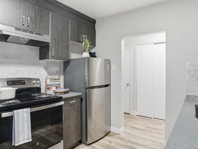 Baywood Park 2 Bedroom Apartment for Rent at 11405 132 St Nw, Edmonton, AB T5M 1G2 Inglewood