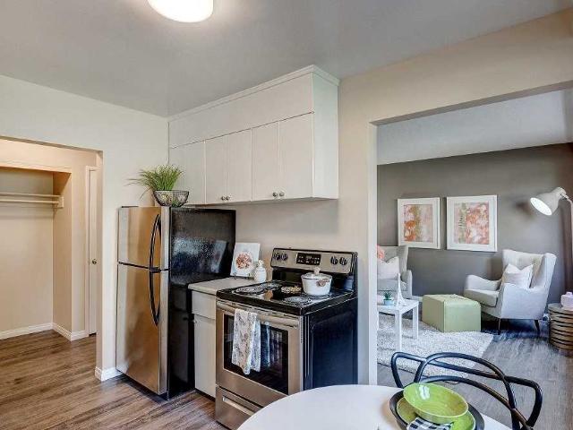 Baywood Park 2 Bedroom Apartment for Rent at 11405 132 St Nw, Edmonton, AB T5M 1G2 Inglewood