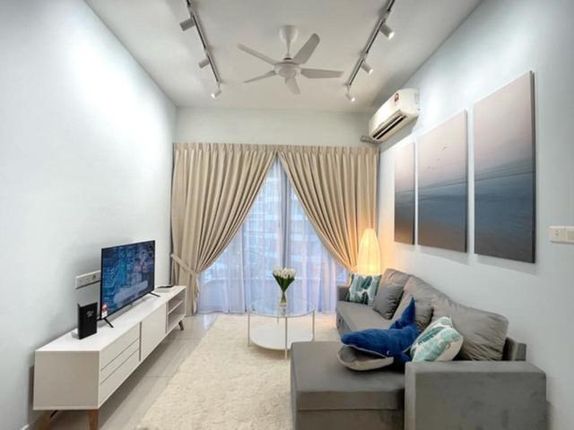 Bay Laurel Danga Bay Ciq high floor seaview fully furnished 1 parking