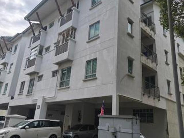Bayan Villa Hight Ceiling Unit Sell Below Market