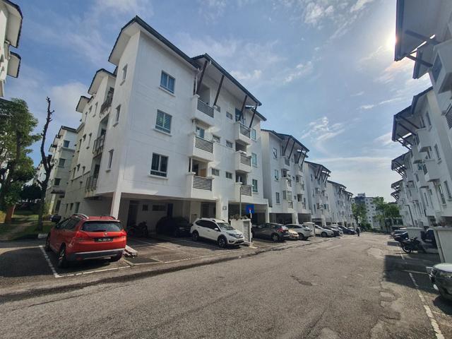 Bayan Villa Huge Townhouse for Sale Freehold