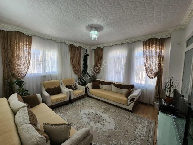 Bayar Gayrimenkulden 3+1 Doğalgazlı Parkeli Yalıtımlı Daire