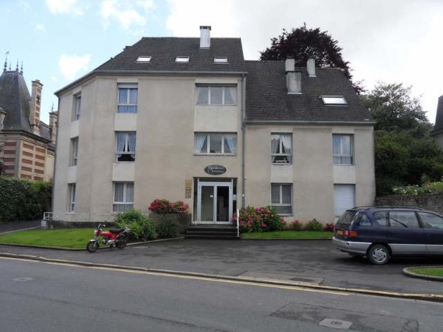 BAYEUX, rue Dr Michel, Grand F3