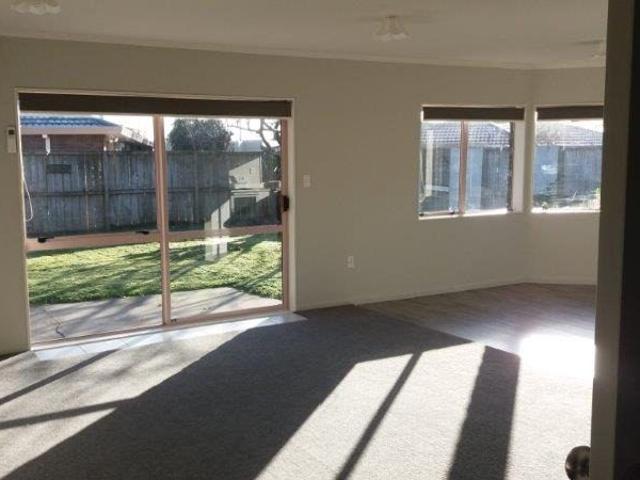 BAYFAIR DRIVE, MOUNT MAUNGANUI