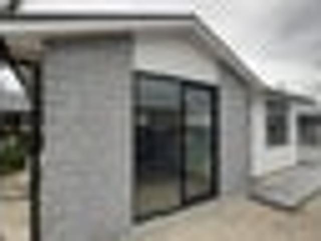 Bayfair, 3 bedrooms, $695 pw
