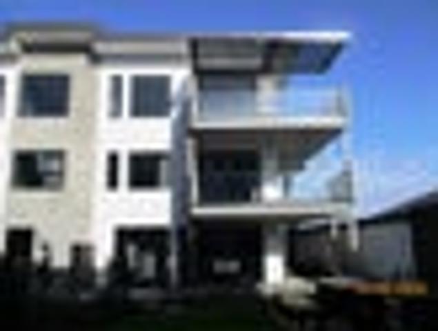 Bayfair, 3 bedrooms, $850 pw