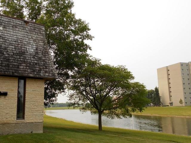 Baylor Place 3 Bedroom Home for Rent at 120 Baylor Ave, Winnipeg, MB R3T 3P4 Fort Richmond