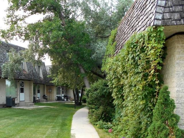 Baylor Place 4 Bedroom Home for Rent at 120 Baylor Ave, Winnipeg, MB R3T 3P4 Fort Richmond