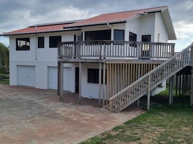 baylys beach, 4 bedrooms