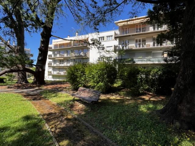Bayonne Marracq T3/4 avec balcon,cave et box dans un cadre verdoyant