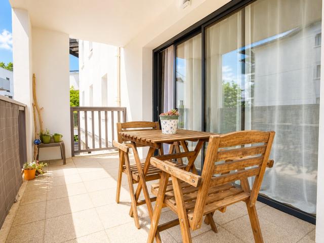 BAYONNE AU CENTRE ET AU CALME, T3 AVEC TERRASSE ET PARKING