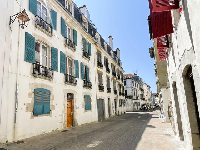 Bayonne Bel immeuble de rapport 8 appartements 227m² Bayonne