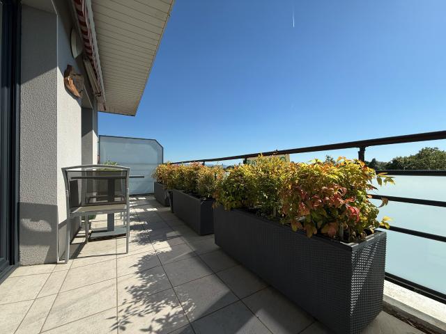 Bayonne Belharra T4 lumineux en dernier étage avec terrasses, stationnements et cave