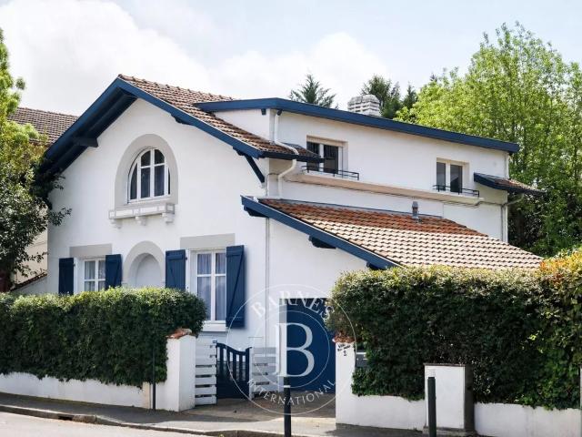 Bayonne Les Arènes, Maison Des Années 30 Avec Jardin Et Gara. 140m² Bayonne
