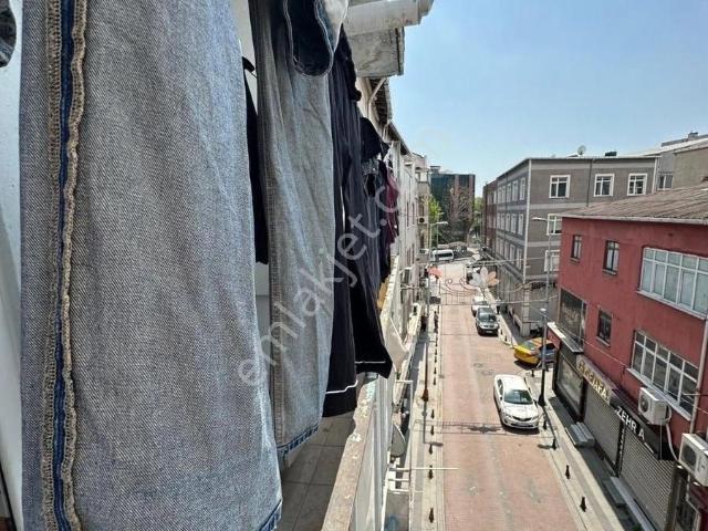 Bayrampaşa Maltepe trikocular mevki Kiralık 1+1 Kombili Daire 25.000tl