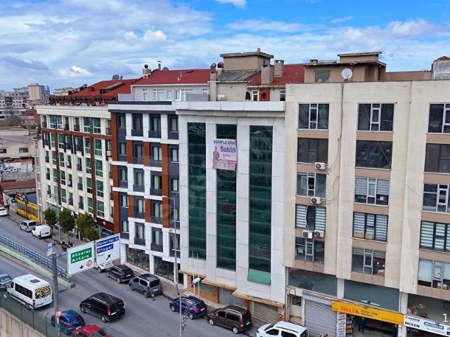 Bayrampaşa Otoyolu Cepheli Bina 9 Katlı 3000 m2 Kapalı Alan