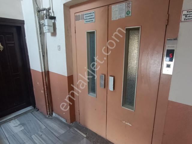 Bayrampaşa Orta Mahalle’de Kiralık 300m² Sanayi Ve İmalathane Katı!