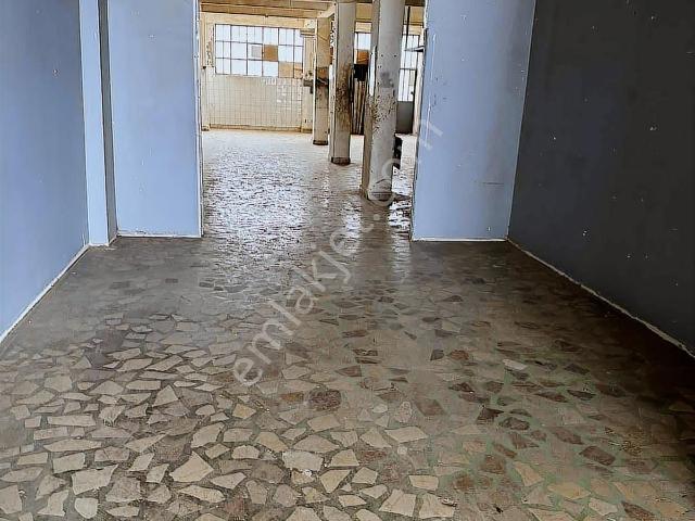 Bayrampaşa Da 200 M2 Cadde Üzeri Kiralık Dükkan