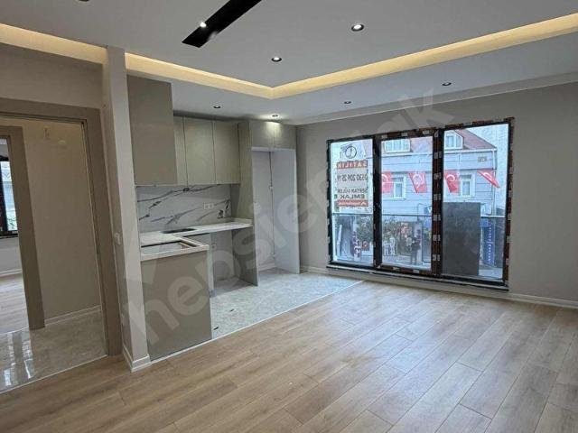 BAYRAMPAŞA ŞEHİTKAMİL BALKAN CAD. 1+1 SATILIK 1.KAT DAİRE