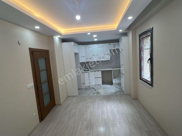 Bayrampaşa Vatan Mahallesinde Sıfır Binada Isı Yalıtımlı 1+1/65m2/yüksek Giriş Kiralık Daire
