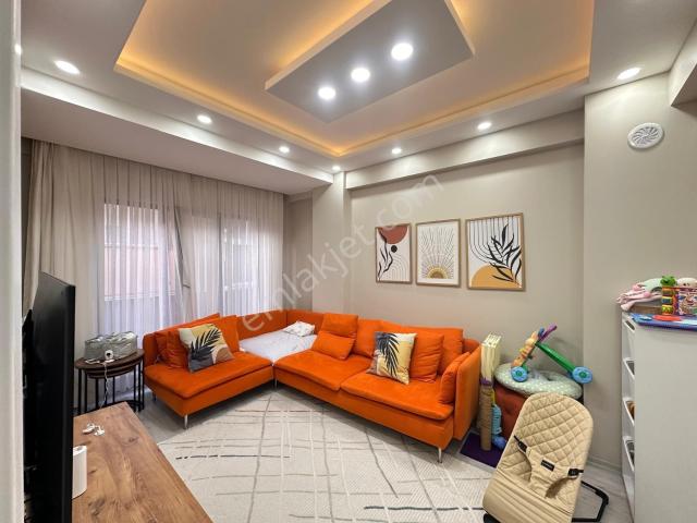 Bayrampaşada Millet Caddesinin Dibinde Ferah Dubleks Daire