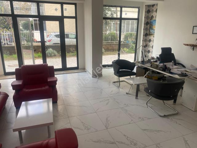Bayraklı Manavkuyu Mahallesi'nde Kiralık İşyeri