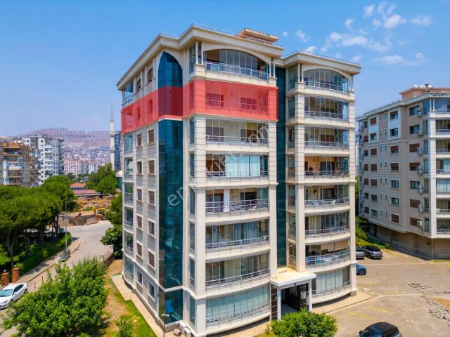 Bayraklı Manavkuyu Platinium Sitesinde Satılık 3+1 Lüks Daire