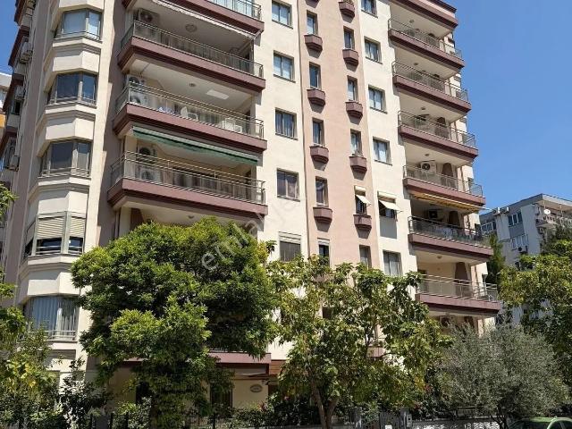 Bayraklı Mansuroğlu Mahallesi Papatya Sitesi Satılık 3+1 Daire