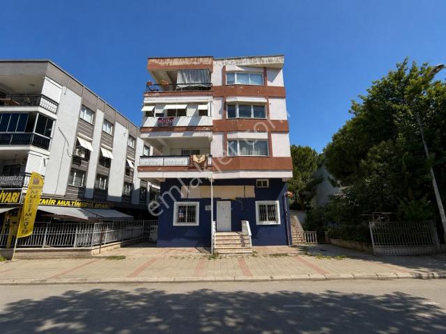 Bayraklı Mansuroğlu'nda Cadde Üzeri Satılık İşyeri