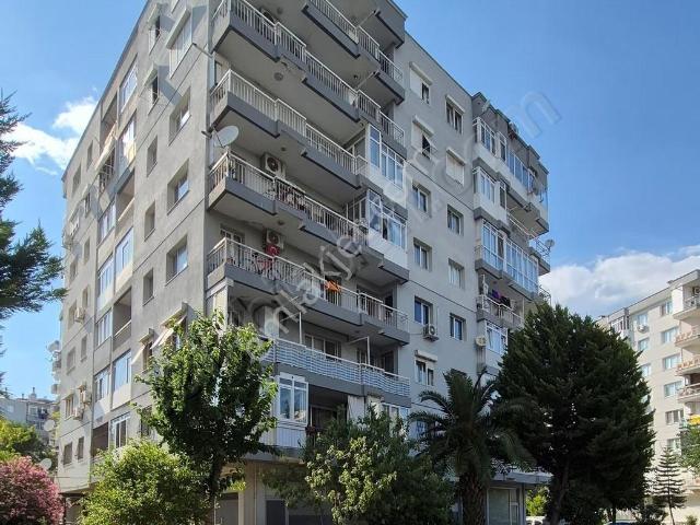 Bayraklı Osmangazi Mah. Site İçerisinde Doğalgaz Kombili 3+1