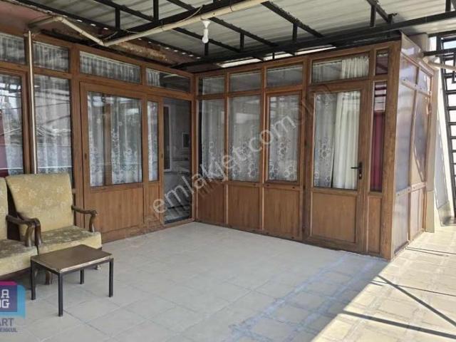 Bayraklı Adalet Mahallesinde Full Eşyalı 1+1 Kiralık Daire